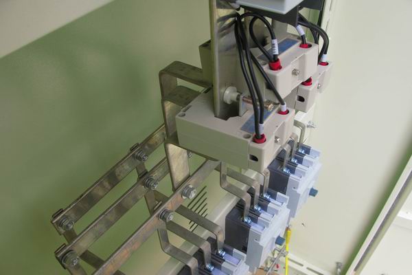 新津配电柜-应急照明配电柜使用对工作人员的具